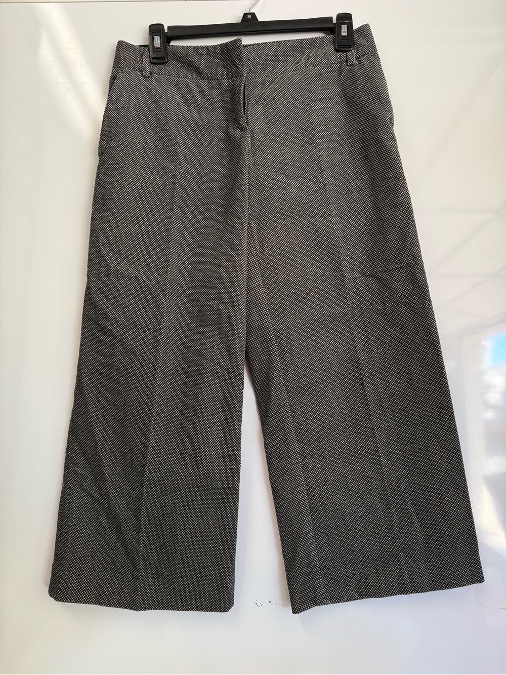 Poleci Gray & White Wide-Leg Dress Pants with Subtle Pattern